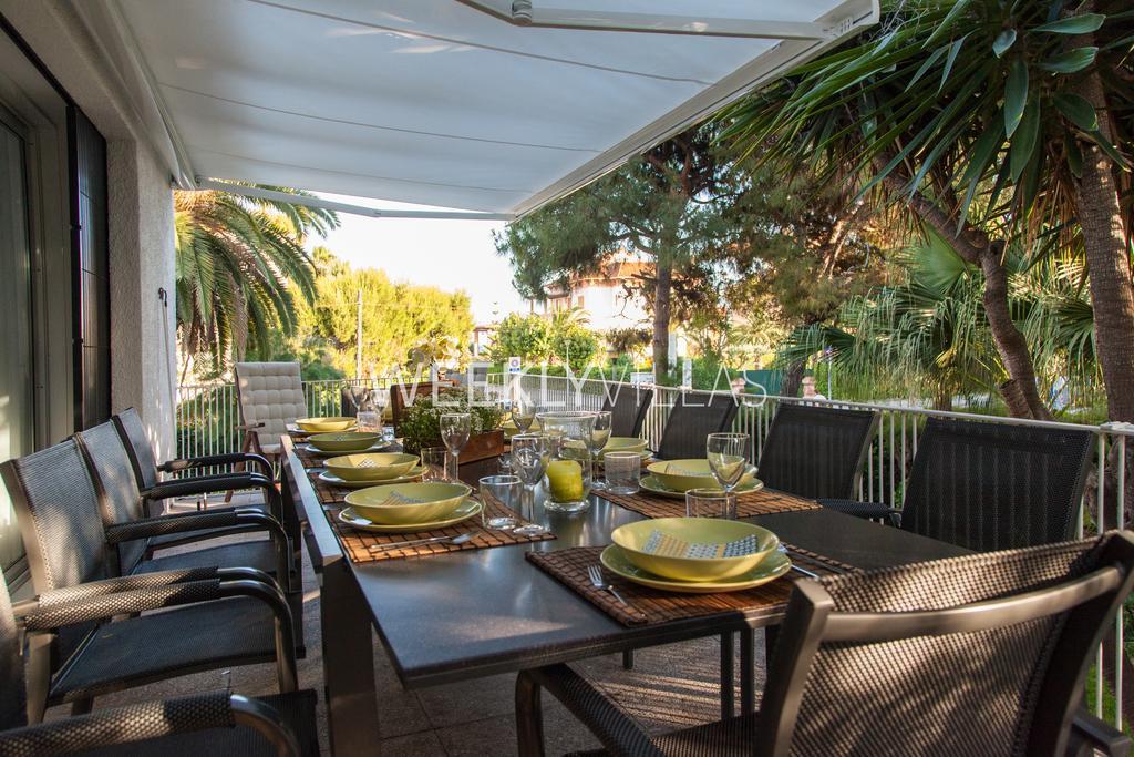 Villa Sitges Tupinetti Beach At 1 Min Walk Amaizing Garden And View Center Sitges 5 Minutes Walk Exterior photo