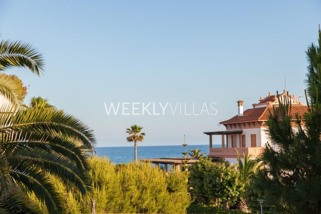Villa Sitges Tupinetti Beach At 1 Min Walk Amaizing Garden And View Center Sitges 5 Minutes Walk Exterior photo