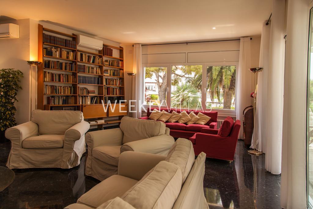 Villa Sitges Tupinetti Beach At 1 Min Walk Amaizing Garden And View Center Sitges 5 Minutes Walk Exterior photo