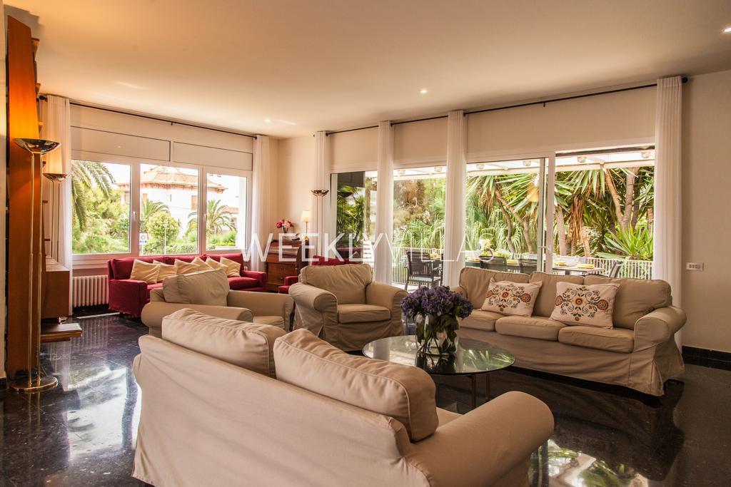Villa Sitges Tupinetti Beach At 1 Min Walk Amaizing Garden And View Center Sitges 5 Minutes Walk Exterior photo